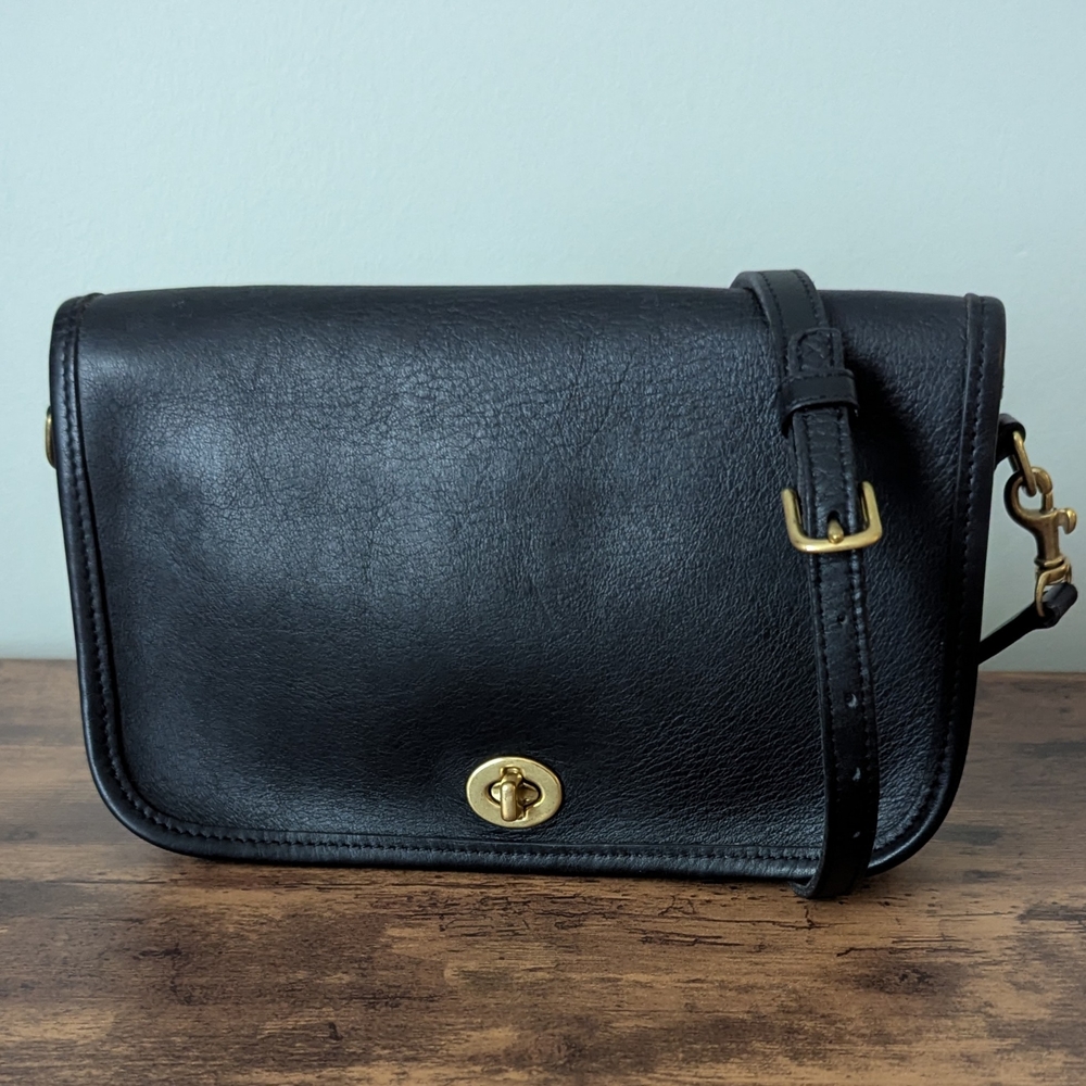 🚫SOLD -Coach pocket Purse🚫